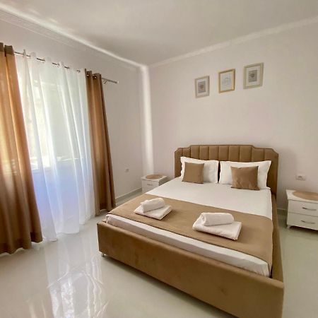 Ona Apartament Саранде Екстериор снимка